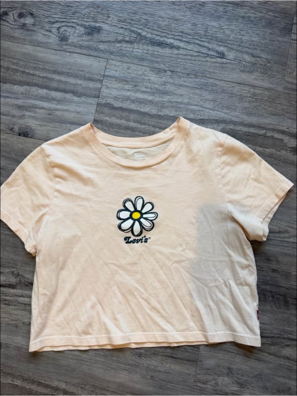 Levi's Peach Short-Sleeve Tee with Daisy Patch